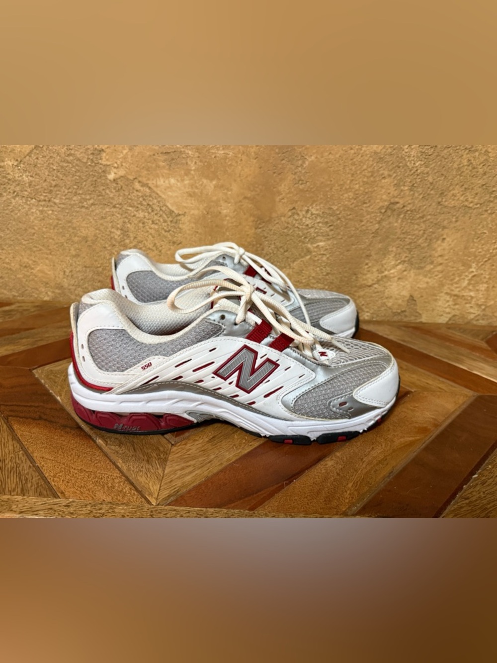 New Balance Unisex White, Gray & Red 550 Wx550wr
